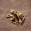 Hand Made Small Octopus Statue Metal Brass Tea Pet Table Ornament Lucky Home Decorations Accessories Chinese Tea Set Craft Gift. 