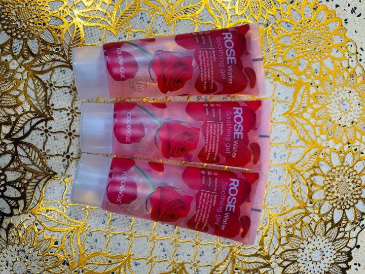 %F0%9F%8C%B9Foodaholic%20Rose%20Waters%20Soothing%20Gel%20-%20Image%204