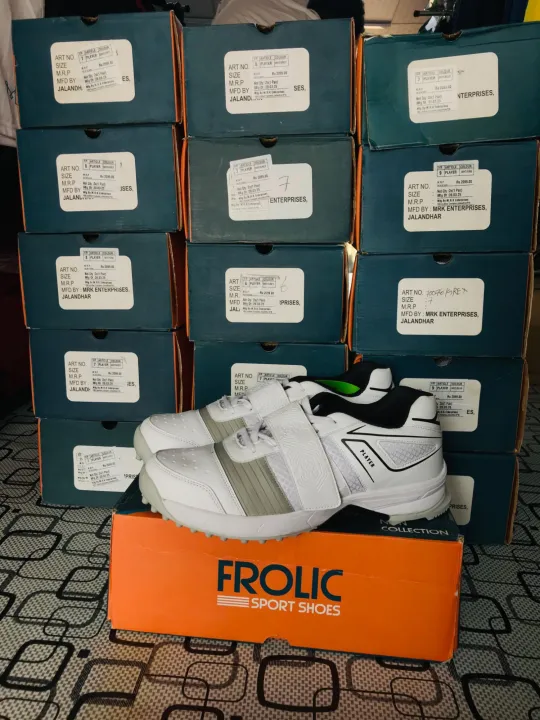 FROLIC%20Lightweight%20Cricket%20Shoes%20%E2%80%93%20Rubber%20Sole%20%E2%80%93%20Men's%20Sports%20Footwear%20%E2%80%93%20Made%20in%20India%20-%20Image%205