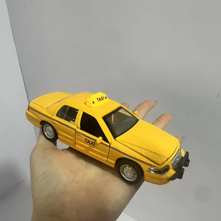 Victoria%20Crown%20police%20car%20and%20taxi%20simulation%20alloy%20models,%20collectible%20toy%20cars%20for%20teenagers,%20perfect%20as%20a%20New%20Year's%20gift.%20-%20Image%204