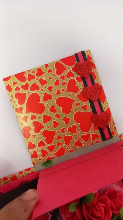 Love%20Explosion%20Box%20-%20Image%203