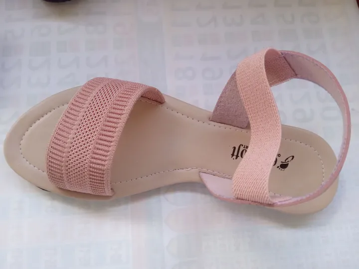 Fashionable%20and%20Stylish%20High-Quality%20Ladies%20Flat%20Slippers%20-%20Image%202