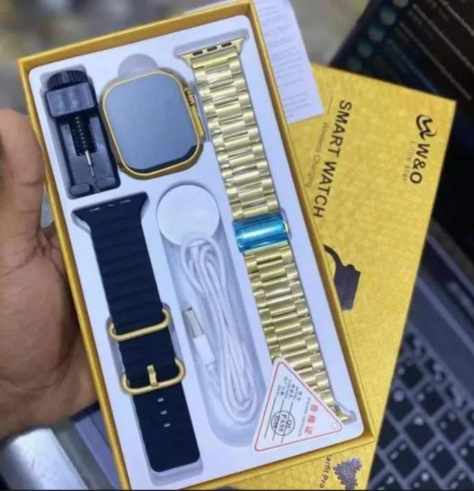 X8%20ultra%20max%20golden%20edition%20smart%20watch%20-%20Image%202