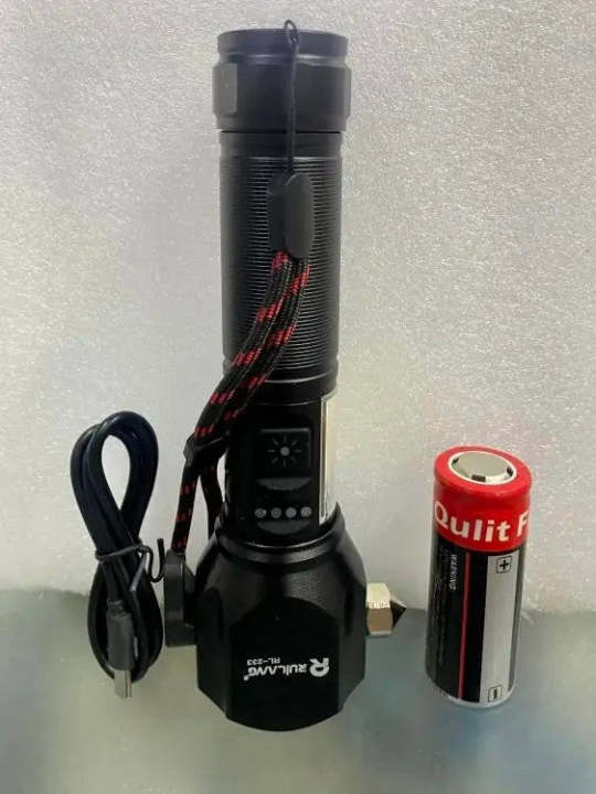 Ruilang%20Rl-233%20Multifunctional%20LED%20Flashlight%20Telescopic%20High%20Range%20Zoom%20Torchlight%20Hammer%20Torch%20Camping%20Light%20With%20Outdoor%20Tools%20Function%20Hammer%20Cutter%20Glass%20Breaker%20Magnet%20Powerbank%20-%20Image%203