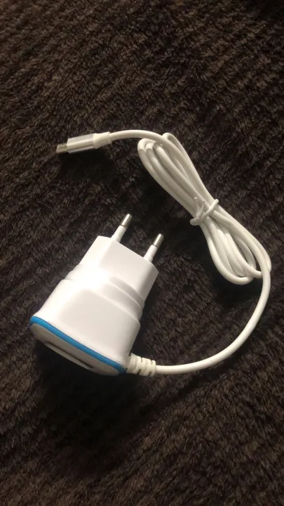 Android%20fast%20charger%202.4A%20with%202%20charging%20ports%20with%20android%20cable%20-%20Image%204