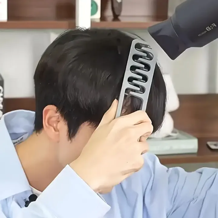 1-Piece%20Fluffy%20Texture%20Styling%20Comb%20for%20Volumizing%20Hair%20Roots%20and%20Covering%20Bangs,%20Hairdressing%20Comb%20with%20Textured%20Abs%20Plastic%20Handle,%20Wide-Tooth%20Home-Use%20Hair%20Styling%20Comb%20-%20Image%203