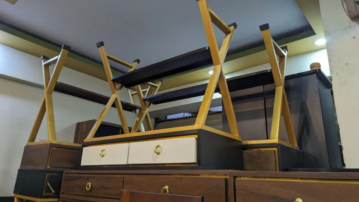 Console%20Table%203%20feet%20with%20stainless%20steel%20legs.%20Made%20of%20Patex%20Lamination%20-%20Image%203