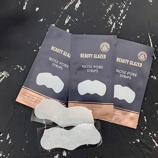 Beauty%20Glazed%20Nose%20Pore%20Strips%20(5%20Pcs)%20%E2%80%93%20Blackhead%20Remover%20&%20Deep%20Clean%20-%20Image%205