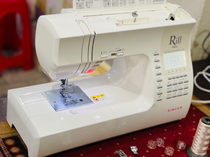 Singer%201050%20deluxe%20sewing%20machine%20-%20Image%204