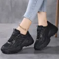 The new plus size cute solid color fashionable versatile women's casual lace up breathable high elasticity sports shoes are ligh. 