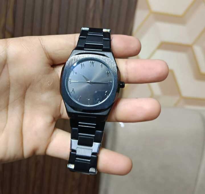 Most%20Trending%20Black%20Aura%20Watch%20For%20Men%20100%25%20Original%20Watch%20With%20New%20Design%20&%207%20straps%20Smartwatch%20-%20Image%203