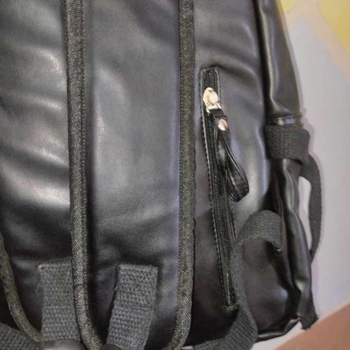 deal%20of%202%20bags%20one%20from%20saudia%20arab%20Trendy%20Black%20Leather%20Bag%20Outfitters%20-%20Image%204