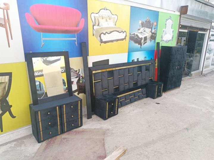 Bed%20dressing%20and%20two%20side%20table%20-%20Image%202