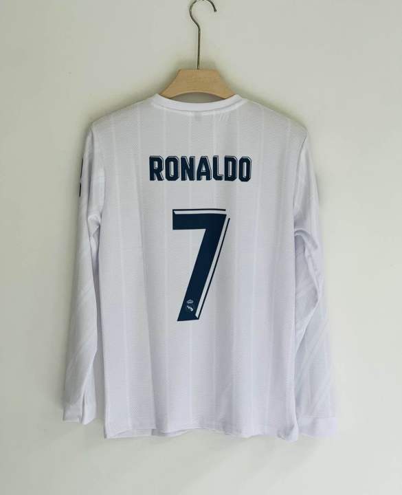Real%20Madrid%20Vintage%20Kit%20-%20Image%202