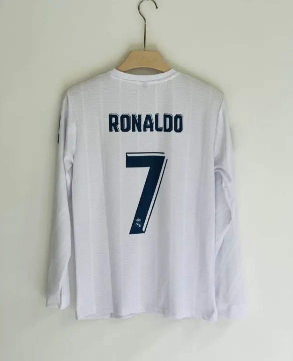 Real%20Madrid%20Vintage%20Kit%20-%20Image%202