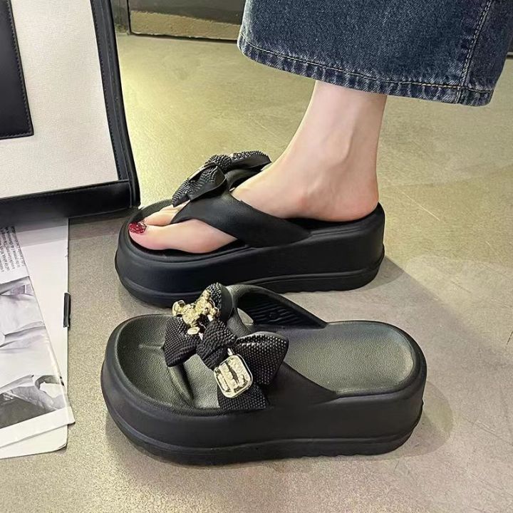 Women's%20Flip-Flops%20for%20Outdoor%20Wear,%20Ultra-Light%20Eva%20Material,%20Thick-Soled,%20Non-Slip,%20Wear-Resistant,%20Summer%20New%20Versatile%20Fashion%20Flip-Flops%20for%20Shopping%20and%20Beach%20-%20Image%204