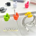 2 pcs Thumb-operated hook hub, creative and cute, for organizing and securing data cables, a non-permanent, adhesive hook that doesn't require drilling holes. 