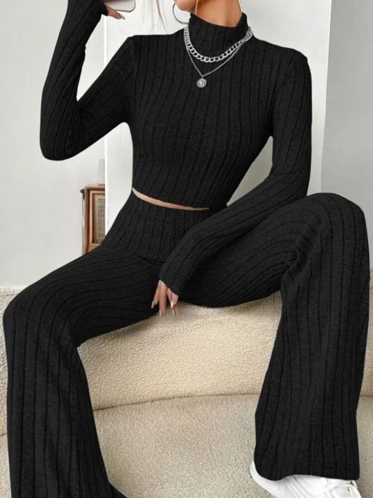 Stand%20Collar%20Navel%20T-shirt%20and%20Trumpet%C2%A0pants%20-%20Image%202