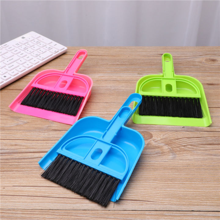 Mini%20Keyboard%20Cleaning%20Brush%20&%20Dustpan%20Set%20%7C%20Multicolor%20-%20Image%202
