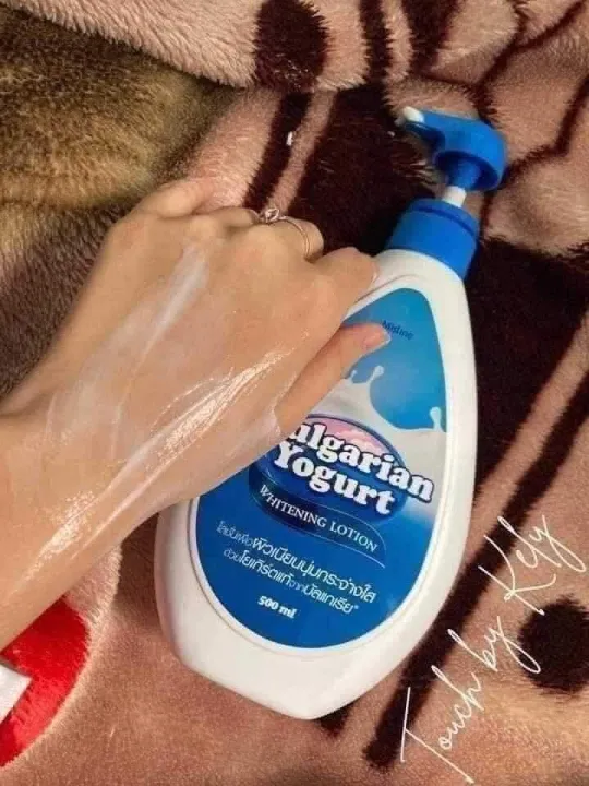 Mistine%20Bulgarian%20Yogurt%20Whitening%20Lotion%20%7B%20500ml%20%7D%20-%20Image%206