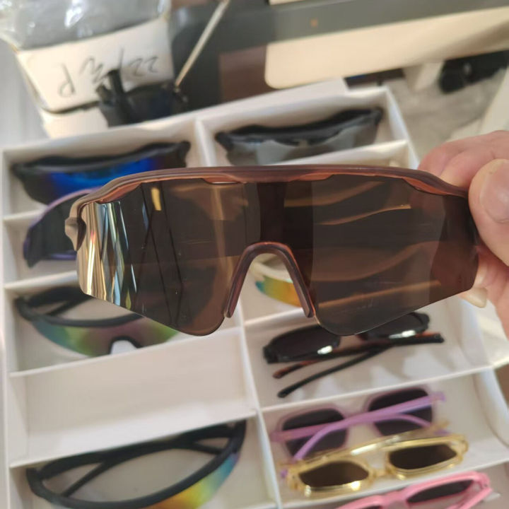 1pc%20Stylish%20Polarized%20Sunglasses%20for%20Men,%20High-Definition%20UV%20Protection%20Glasses%20for%20Sports,%20Cycling%20and%20Outdoor%20Activities%20-%20Image%207