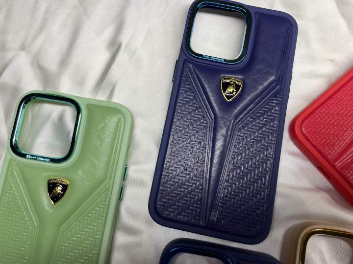 "Luxury%20iPhone%20Cases%20Collection%20Featuring%20Designer%20Brands%20and%20Bold%20Colors"%20-%20Image%205