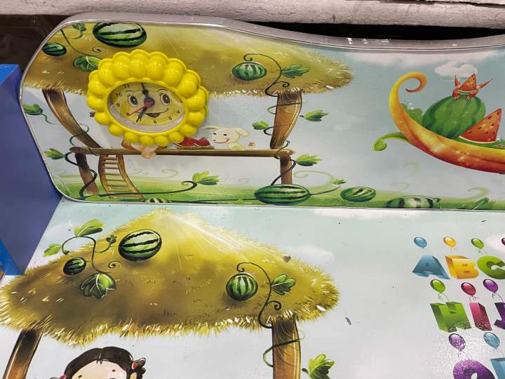 Kids%20Children%20Study/Homework%20%20Table%20With%20Chair%20Set%20,%20Adjustable%20Height%20-%20Image%206