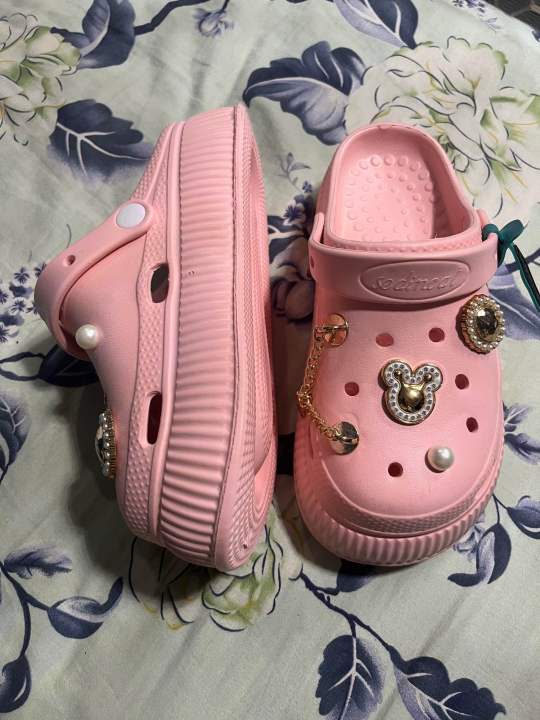 112%20code%20Double%20Sole%20Crocs%20With%20Charm%20For%20Women%20-%20Image%202