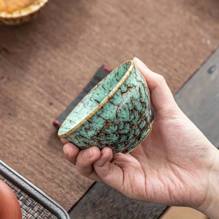 A%20Set%20of%20Handmade%20Ceramic%20Teacups,%20A%20Total%20of%205%20Pieces,%20Traditional%20Kiln-changed%20Wuxing%20Kung%20Fu%20Teacup,%20Jianzhan%20Style%20-%20Image%206