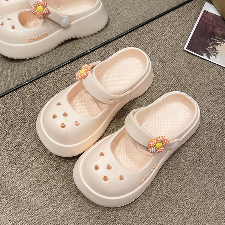 A%20pair%20of%20children's%20summer%20open-toe%20hole%20shoes,%20soft%20and%20comfortable%20slippers,%20sizes%2030/31-40/41%EF%BC%8CQT-325%20-%20Image%206