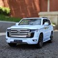 1:24 Scale Diecast Land Cruiser LC300 SUV. 