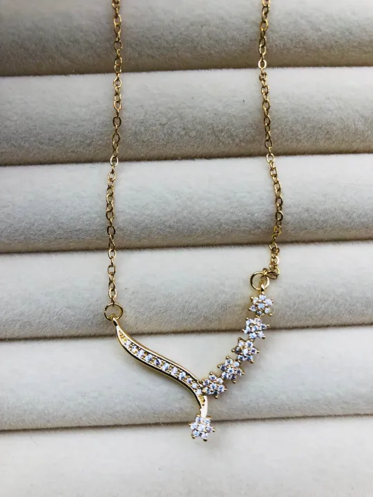 Sparkle%20Roniya%20V-Shaped%20Elegant%20Necklace%20(Mangalsutra%20Inspired)%20-%20Image%202