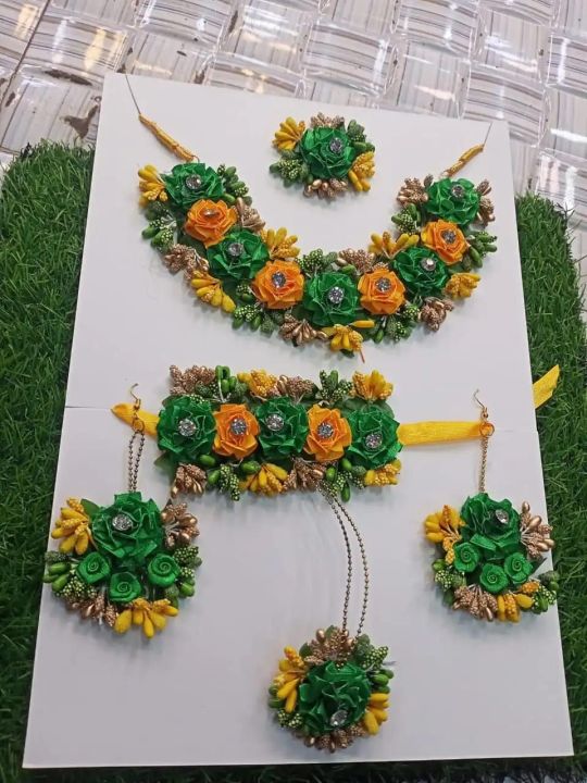 Artificial%20Flowers%20Bridal%20Jewelry%20Set%20with%20Choker%20Necklace,%20Earrings,%20Matha%20Tikka%20and%201%20hand%20Bracelet%20attached%20With%20Ring%20for%20Bride%20Fashionable%20design%20Wedding%20Engagement%20Mehndi%20for%20wear%20-%20Image%203