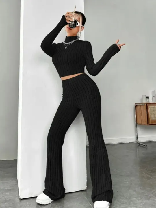 Stand%20Collar%20Navel%20T-shirt%20and%20Trumpet%C2%A0pants%20-%20Image%206