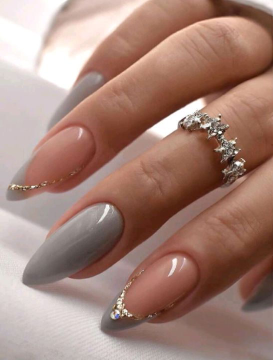 12pcs%20Glossy%20Wine%20Red%20Press%20On%20Nails%20-%20Medium%20Almond%20Long%20Shape%20Nails%20for%20Women,%20Easy%20to%20Apply%20&%20Durable%20for%20Daily%20Wear%20&%20Special%20Occasions,%20Quick%20Manicure,%20Smooth%20Finish%20-%20Image%207
