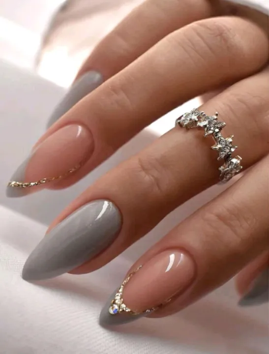 12pcs%20Glossy%20Wine%20Red%20Press%20On%20Nails%20-%20Medium%20Almond%20Long%20Shape%20Nails%20for%20Women,%20Easy%20to%20Apply%20&%20Durable%20for%20Daily%20Wear%20&%20Special%20Occasions,%20Quick%20Manicure,%20Smooth%20Finish%20-%20Image%207
