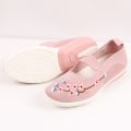 Women's lifestyle shoe.