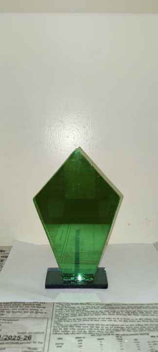 glass%20crest%20for%20any%20sports-%20trophy%20-%20Image%202