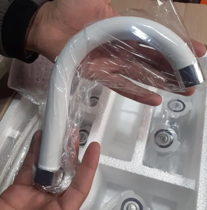 classic%20pvc%20head%20brass%20bath%20set%207%20piece%20complete%20with%20pipe%20shower%20-%20Image%207