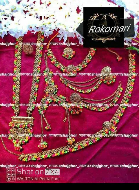 Gorgeous%20bridal%20wear%20antique%20golden%20pendant%20long%20necklace%20with%20choker,earnings,komorbisa,breslate,finnger%20ring%20set%20for%20girls%20and%20women.%20-%20Image%202