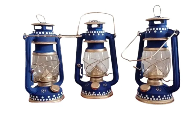 hand%20painted,%20traditional%20oil%20lamp,(%E0%A6%B9%E0%A6%BE%E0%A6%B0%E0%A6%BF%E0%A6%95%E0%A7%87%E0%A6%B2)Hurricane%20lamp%20light/lantern.%20-%20Image%202