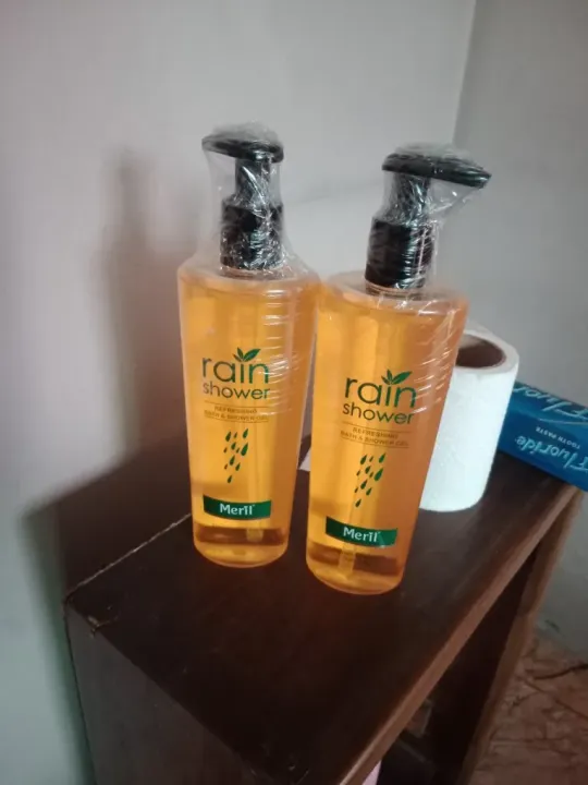Rain%20Shower%20Refreshing%20Bath%20&%20Shower%20Gel%20250%20ml%20(%2040%20ml%20Extra%20Free)%20-%20Image%202