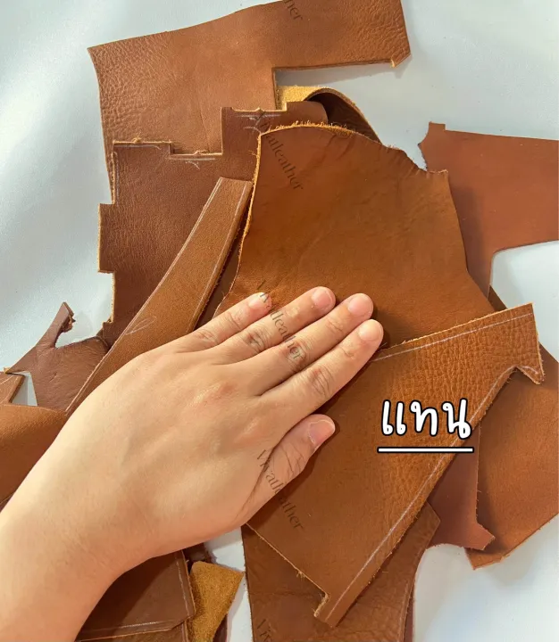 Tan%20Color%20-%20Small%20Pieces%20of%20Italian%20Tanned%20Leather,%20Can%20Be%20Hand-Sewn,%20Beautiful%20Polished%20Edges,%20Can%20Be%20Molded%20with%20Water,%20Quantity%201%20Kilogram%20(Leather%20Scrap%201%20Kg.)%20-%20Image%202