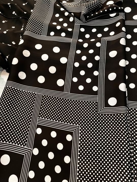 Irani chadder silk fabric white and black colour summer fabric chador is a full-body-length semicircle of fabric that is open down the front
