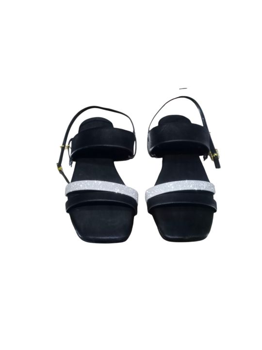 Stylish%20Lightweight%20Women's%20Sandals%20%E2%80%93%20Comfortable,%20Casual%20Design%20with%20Decorative%20Straps%20-%20Image%204