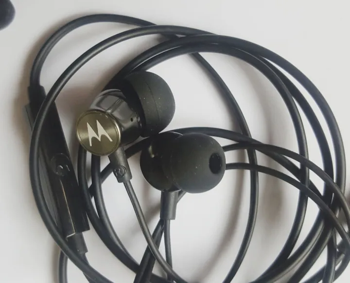 Motorola%20Handsfree%20with%20Mic,%20Noise%20Cancellation,%20Sweatproof%20-%20Image%208