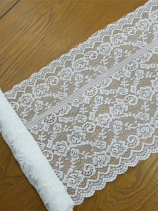 White%20small%20rose%20lace%20table%20flag%20with%20rustic%20romantic%20style%20suitable%20for%20living%20room%20dining%20table%20-%20Image%202