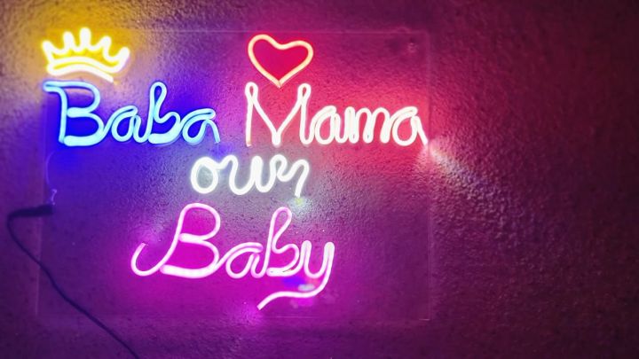 Customised%20Neon%20Sign,%20Your%20Choice%20Neon%20-%20Image%203