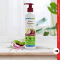 Mamaearth onion Sulfate free shampoo for hair growth & hair fall control with onion oil & plant keratin (200ml). 