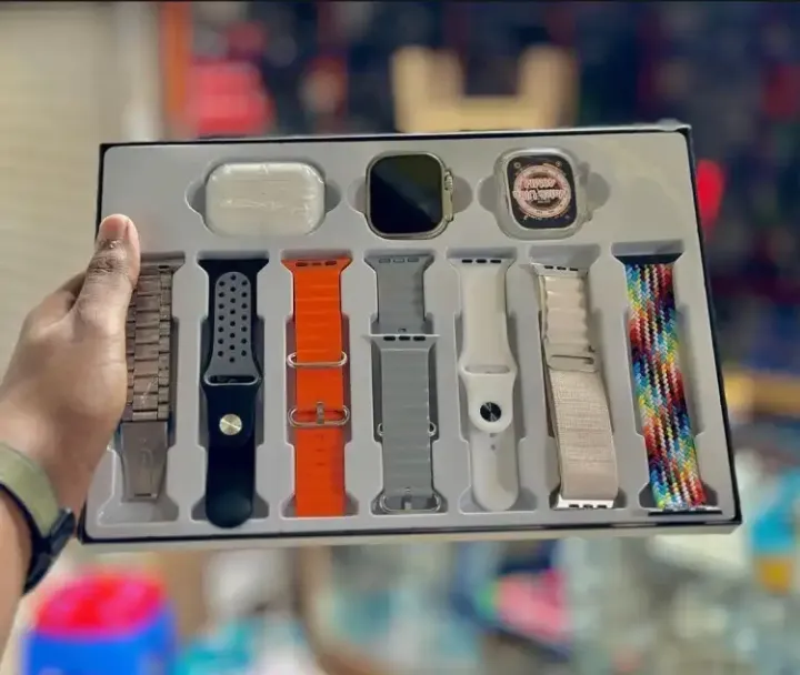 H20%20Ultra%20Smartwatch%2010%20in%201%20Ultra%20Smart%20Watch%20With%20(%207%20Straps%20+%20Silicone%20case%20+%20Earbuds%20)%20Full%20HD%20Display%20High%20Quality%20Watch%20-%20Image%204